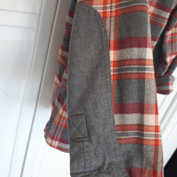 Super soft cotton REI button down.  Size M - Picture 2 of 2